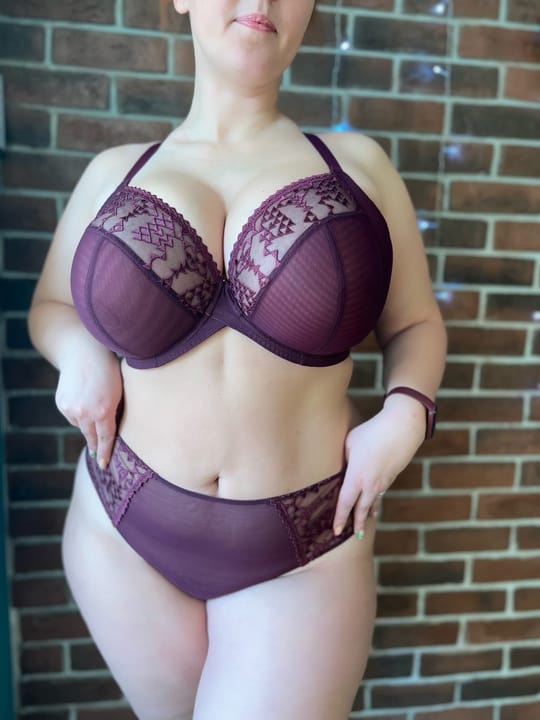 Centre Stage Deep Thong (Fig, L)