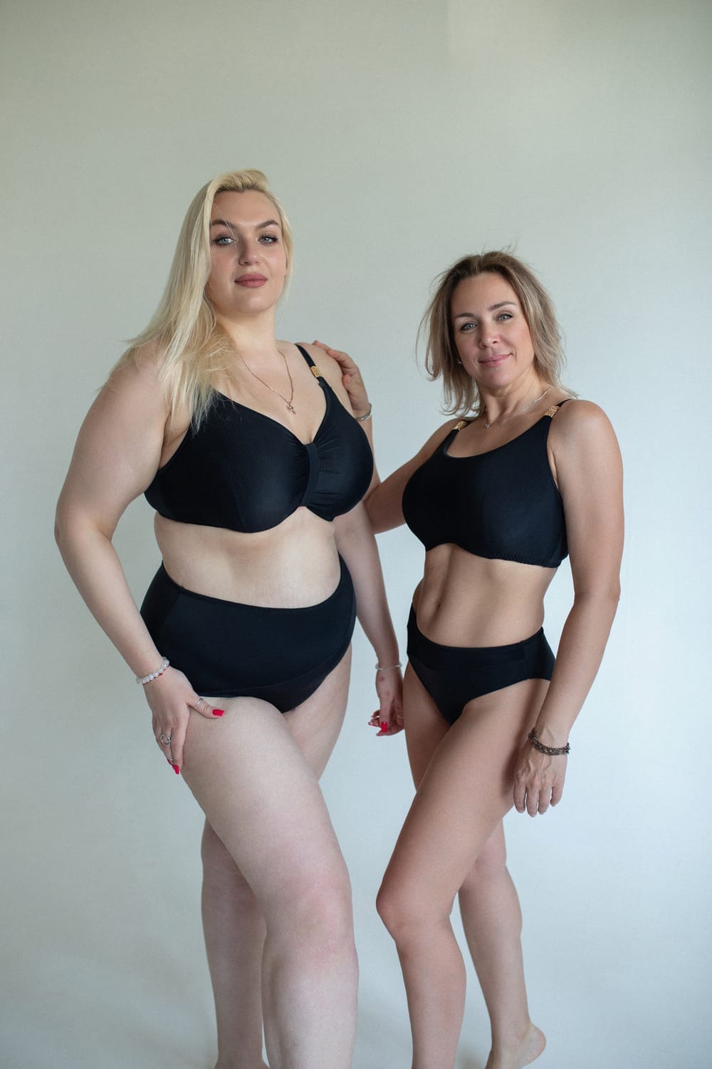 BALI swim top (CZARNY, 90FF)